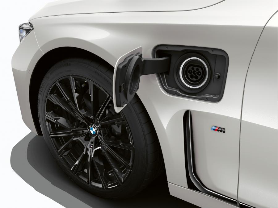 Детали экстерьера BMW 745e M Sport (G11) 2019 года  (WW) (фото 3 из 12)
